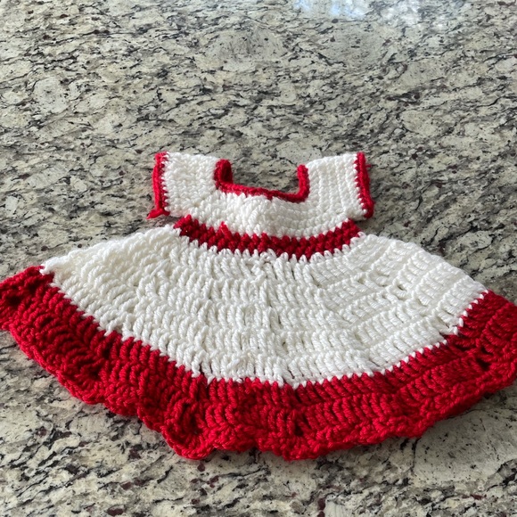 Handcrafted crochet baby dress - Picture 2 of 4